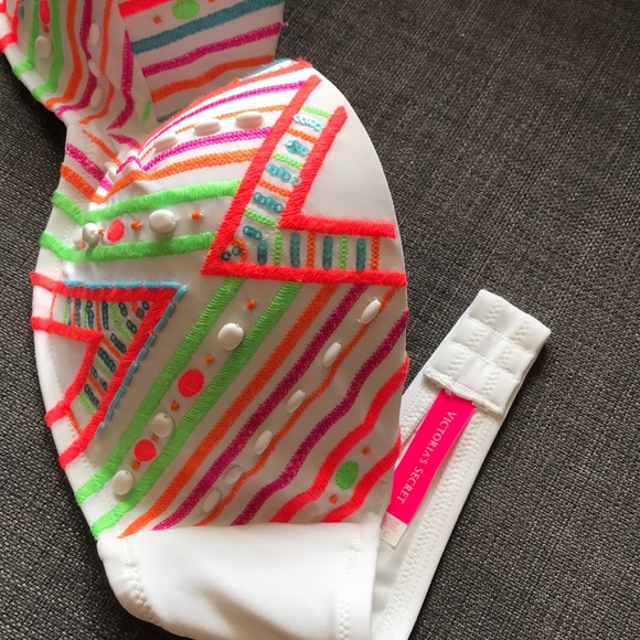 Victoria's Secret Other - Victoria Secret Swim Top